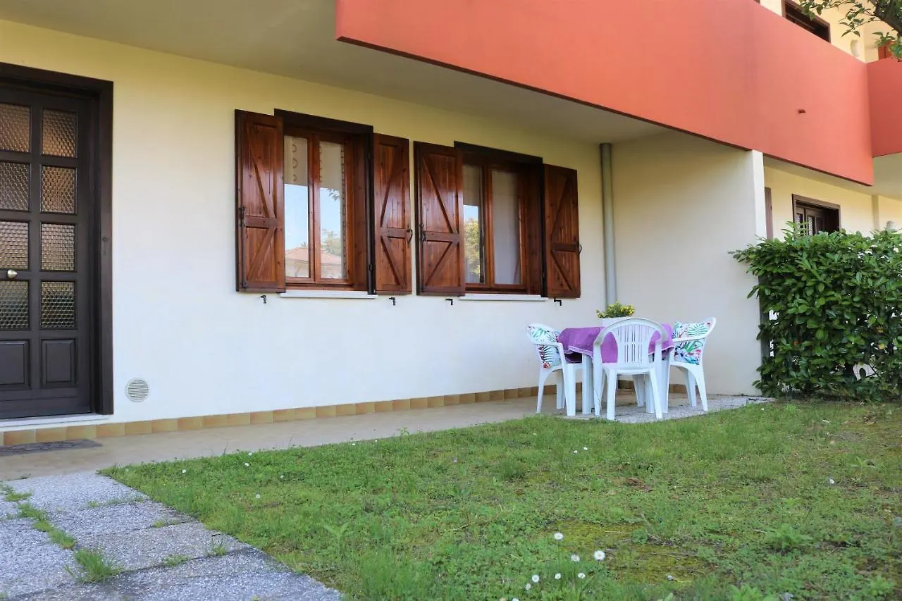 Lovely Villa With Private Fenced Garden Bibione 0*,