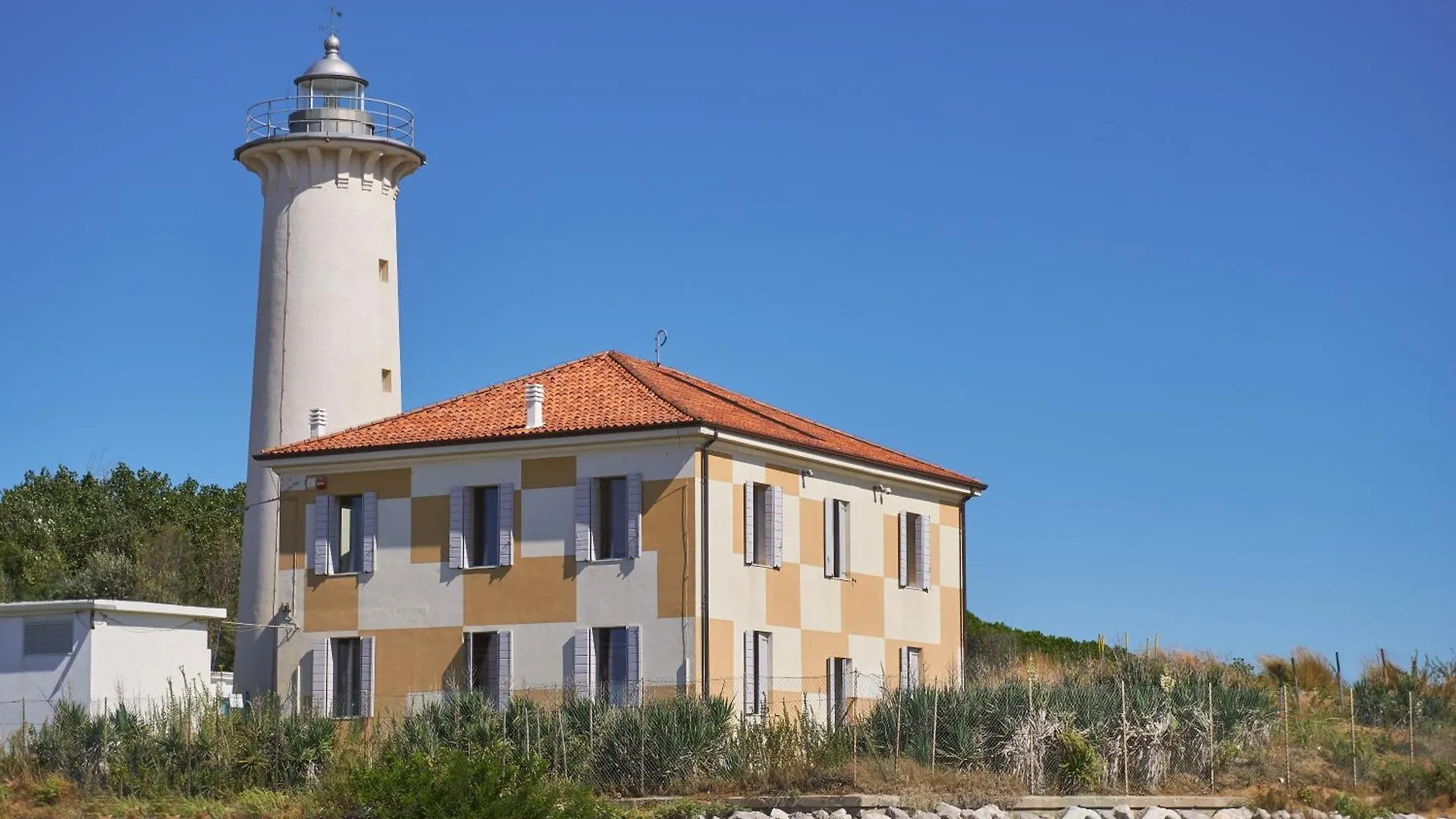 Lovely Villa With Private Fenced Garden Bibione
